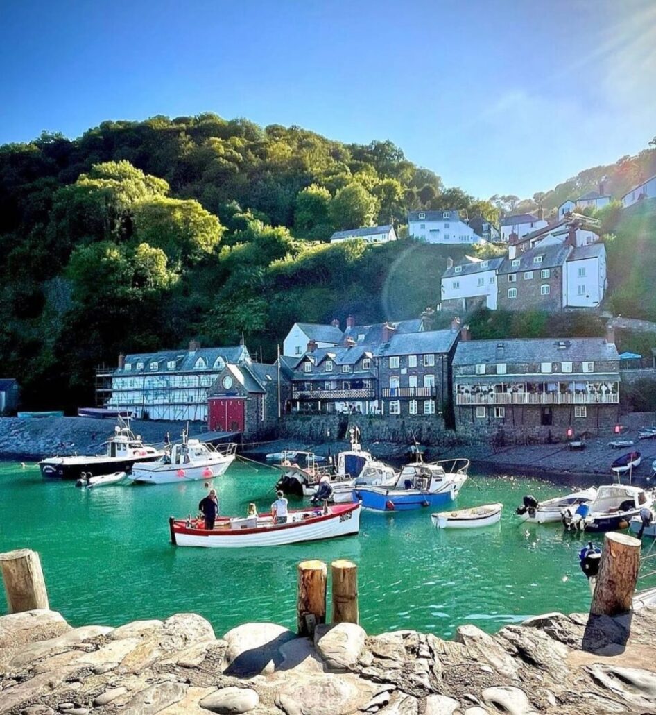 clovelly_village