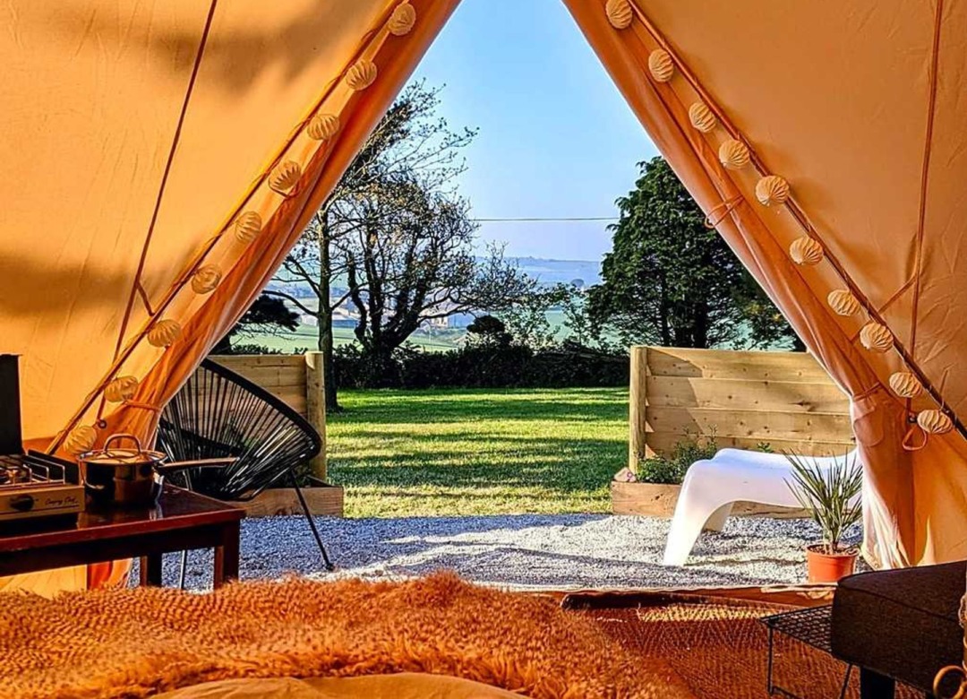 5 Reasons to Choose Glamping for Your Next Bideford Adventure