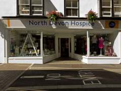 gp_bideford_hospice_shop_1_yU7mk